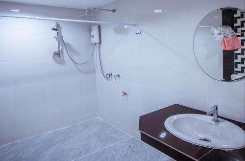 Vatchara Northgate Hotel Nakhon Sawan Eksteriør billede