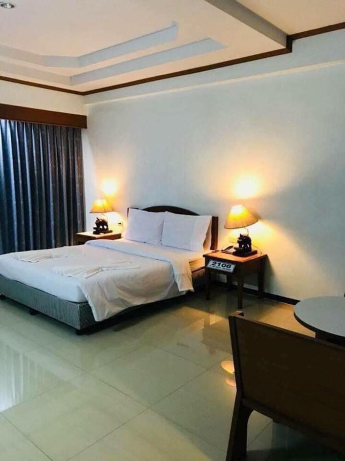 Vatchara Northgate Hotel Nakhon Sawan Eksteriør billede