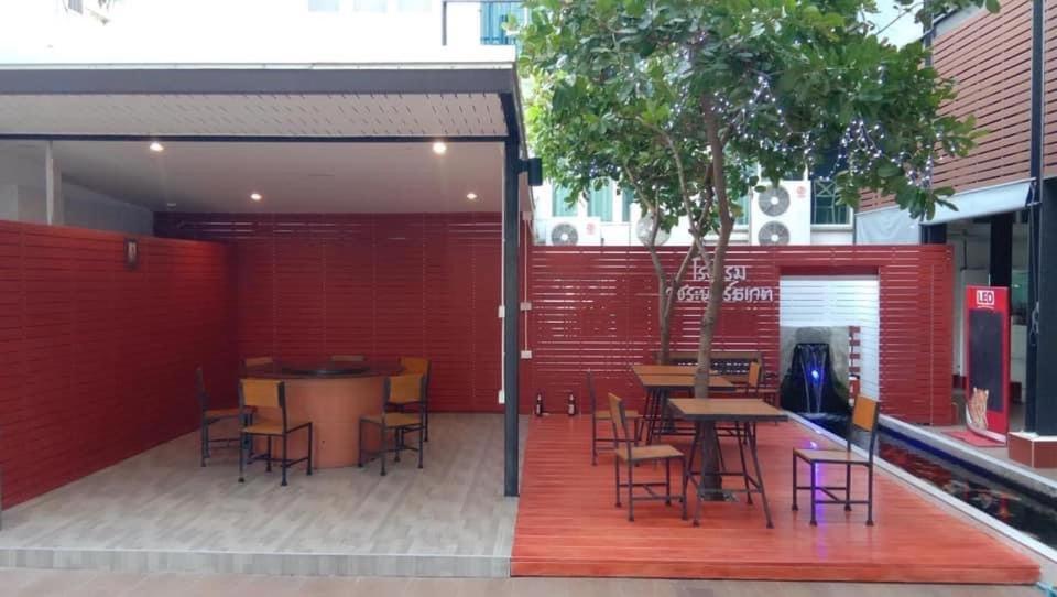 Vatchara Northgate Hotel Nakhon Sawan Eksteriør billede